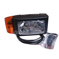 REFLEKTOR H4 PRAWY WESEM Z KIERUNKOWSKAZEM W OBUDOWIE